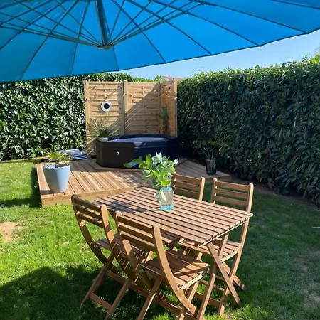 Tiny Et Jacuzzi Charente Maritime * Plassay