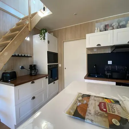 Tiny Et Jacuzzi Charente Maritime * Plassay