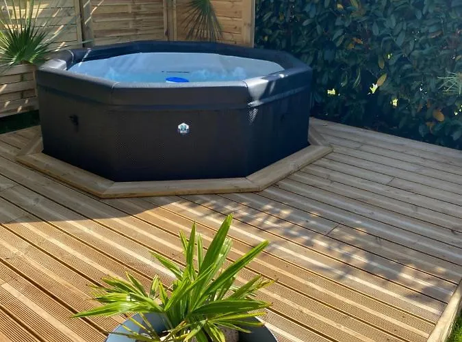 Tiny Et Jacuzzi Charente Maritime